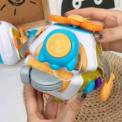 国境を越えた新しい幼児ビジーボール十二面体多機能モンテッソーリなだめる早期教育赤ちゃんの手掴みボール回転