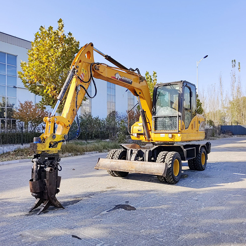 20年犀牛85轮式抓木机 轮式挖掘机 夹木机360度旋转挖机 抓木器