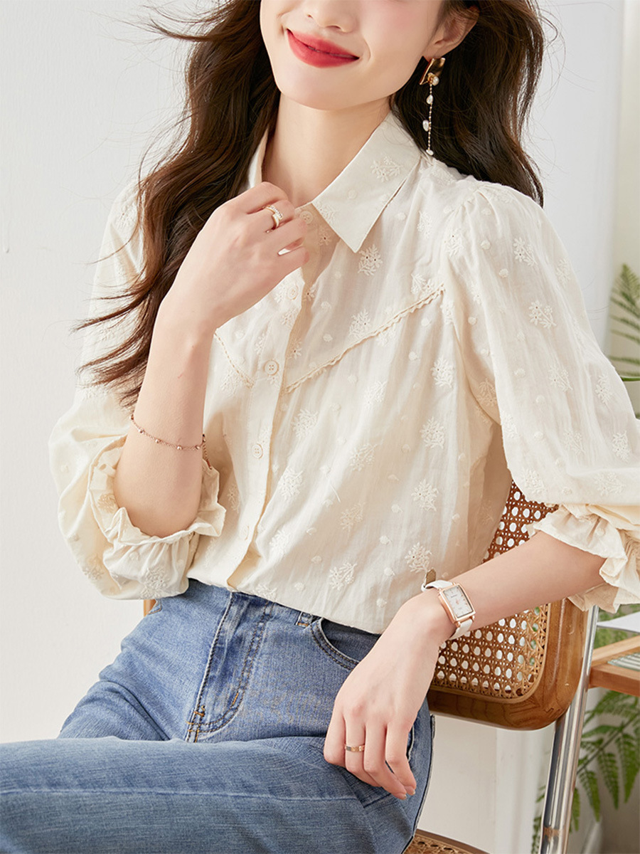 Camisa blanca de algodón bordada para mujer, manga larga, nuevo estilo primavera 2026, top bordado de algodón puro, camisa de mujer de alta gama.