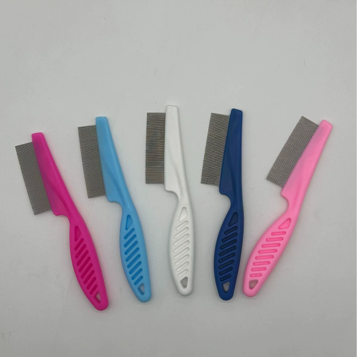 Собака, кошка, прыгающий блоха, расческа стальная игла, расческа для домашних животных, зашифрованная для удаления блох, вшей, белая ручка, производитель товаров для домашних животных