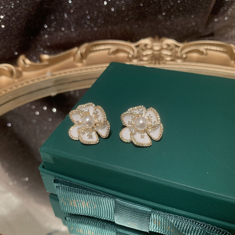 Women'S Gender Fashion White Flower Copper Zircon Stud Earrings