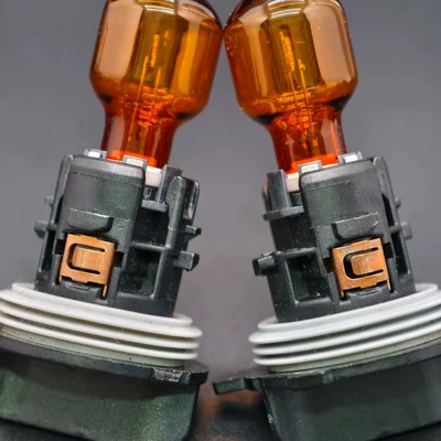 Special Model Bulbs | Gündüz işıqları - 12v-ph24wy-one-word-amber-dismantled-car