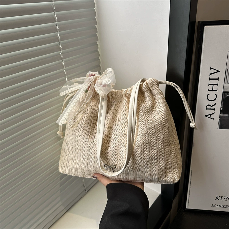 Capacious bucket, one-shoulder bag, straw beach fashionable shoulder bag, city style