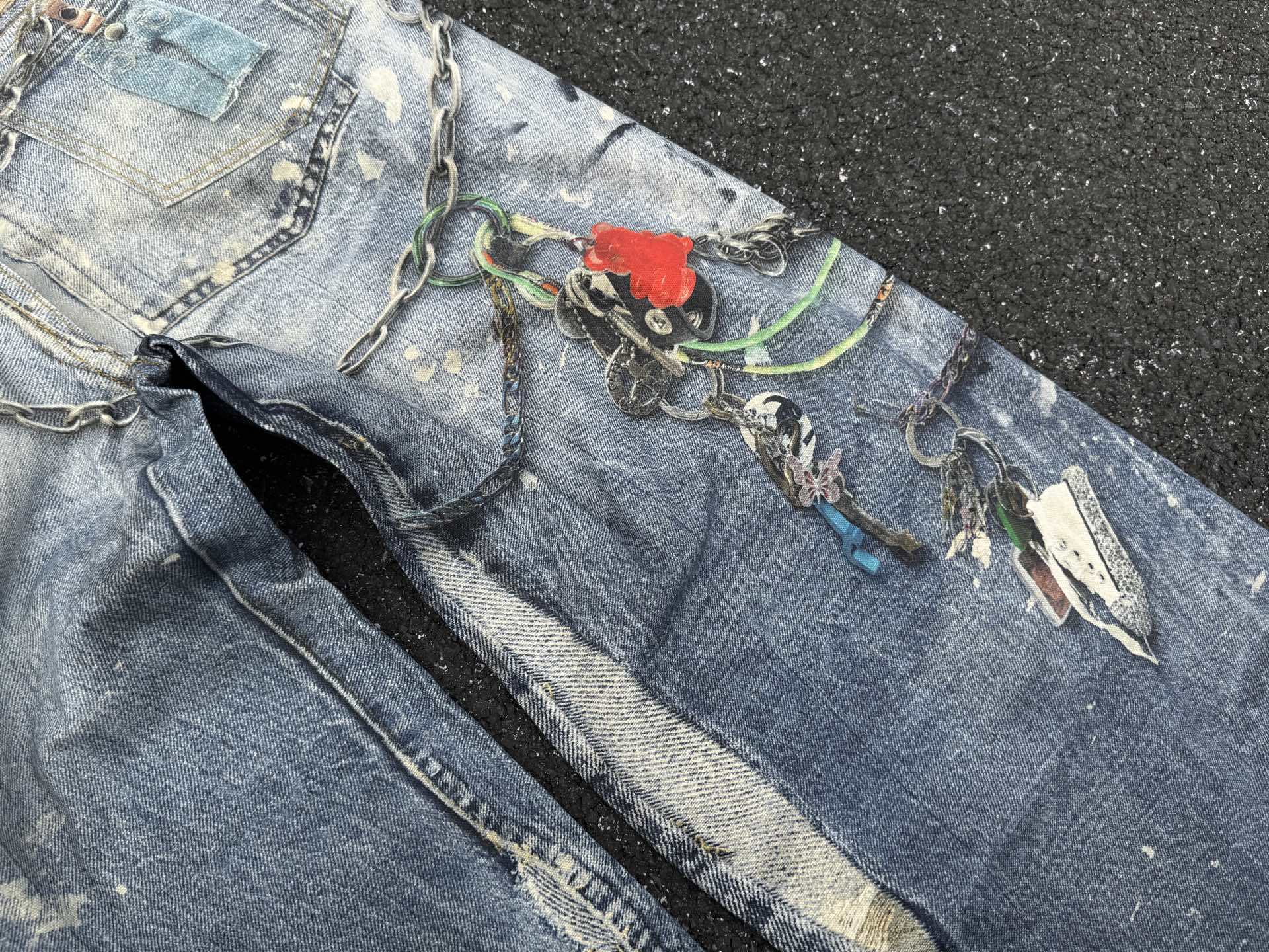 Style Oversized Washed Denim Pants – Baggy Streetwear Jeans With Ripple Effect & Distressed Detailing"_voghion.com