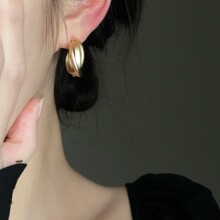 �����L��Ů�����L�AȦ����P���A�o����Ů���h�����͹Ŷ�Ȧ