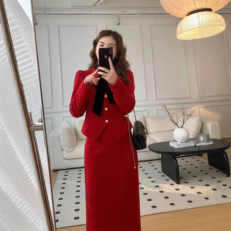 New Year's Clothing for Women, Autumn and Winter Banquet Attire, Bride's Wedding Homecoming Engagement Dress, Red Chanel-Style Suit Dress New Year's Clothing for Women, Autumn and Winter Banquet Attire, Bride's Wedding Homecoming Engagement Dress, Red Chanel-Style Suit Dress