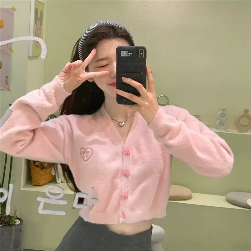 韩系温柔风百搭甜美爱心刺绣针织衫女秋装小个子开衫bm风短款上衣