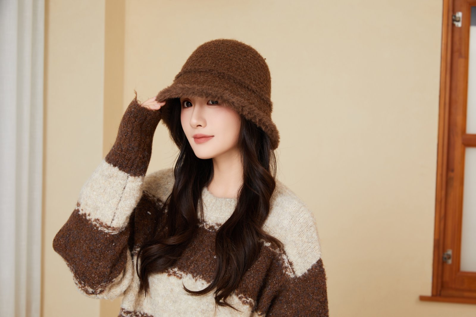 Versione coreana Visone Veet Protezione per le orecchie Fessura Donna Autunno Inverno Caldo Casual Versatile Viso Dimagrante Maglia Pescatore_voghion.com