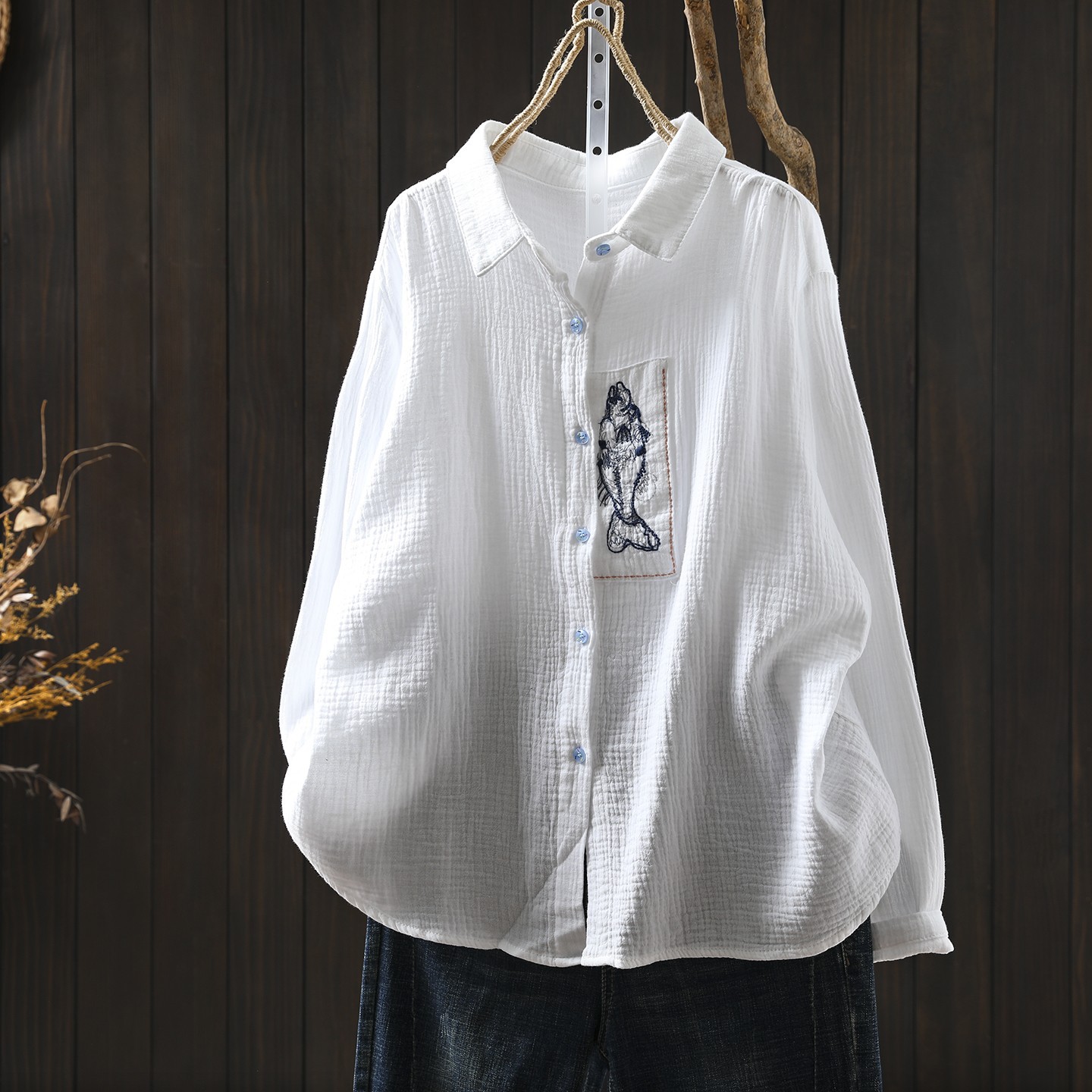 白色衬衣女款2025新款爆款秋季双层棉纱小鱼刺绣文艺简约百搭衬衫