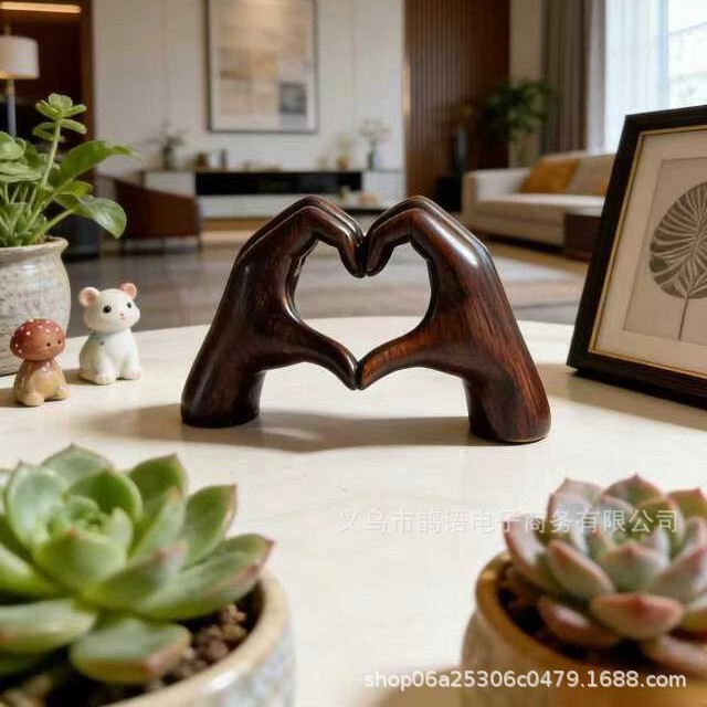 Cross-Border Popular Wood Grain Heart-Shaped Ornament, Creative Resin Living Room Windowsill Desktop Decoration, Great Gift for Couples