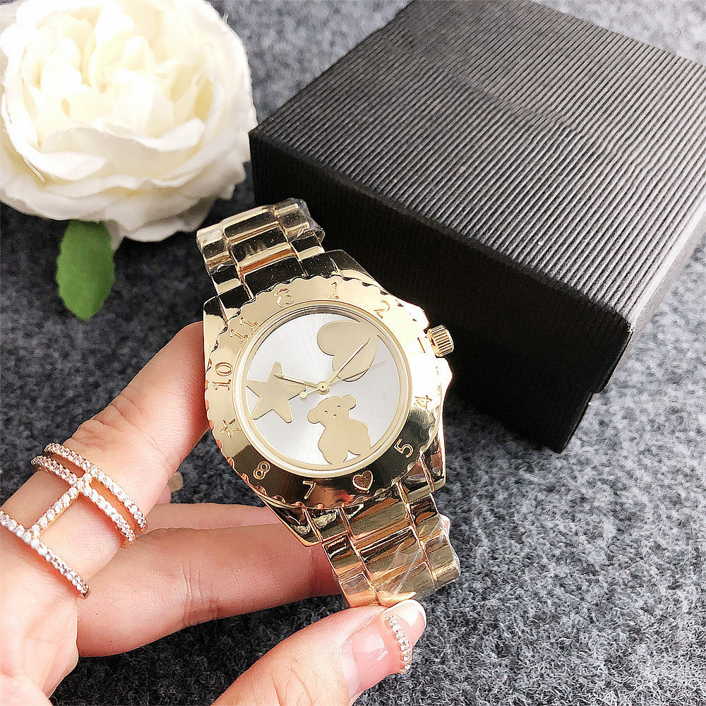 Dames horloge met peach beer motief en elegant design_voghion.com