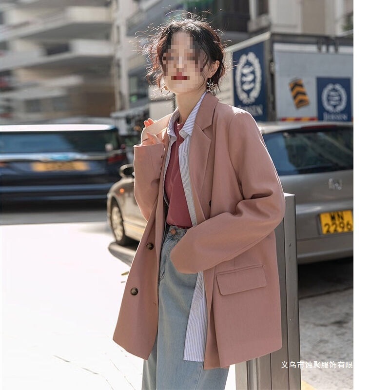 Trendy Pink Blazer with Shoulder Pads, Casual Ins-Style Women's Jacket for Spring and Autumn, Unique Design, Lightweight Top Trendy Pink Blazer with Shoulder Pads, Casual Ins-Style Women's Jacket for Spring and Autumn, Unique Design, Lightweight Top