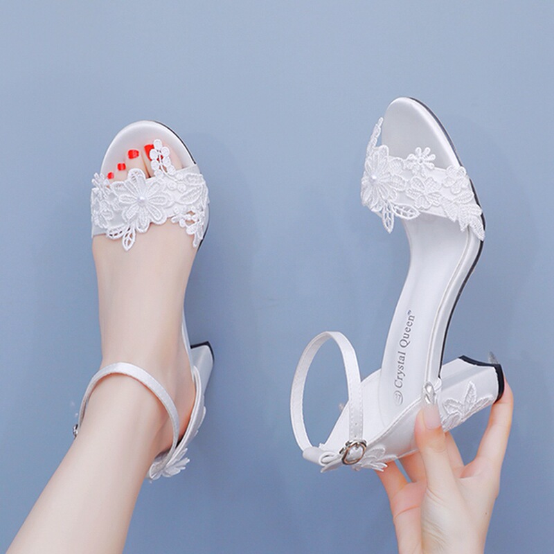 7cm Thick Heel Shallow Strap Sandals Round Toe Square Heel Sandals Off-White Satin Flower Beaded Bridal Wedding Shoes 7cm Thick Heel Shallow Strap Sandals Round Toe Square Heel Sandals Off-White Satin Flower Beaded Bridal Wedding Shoes