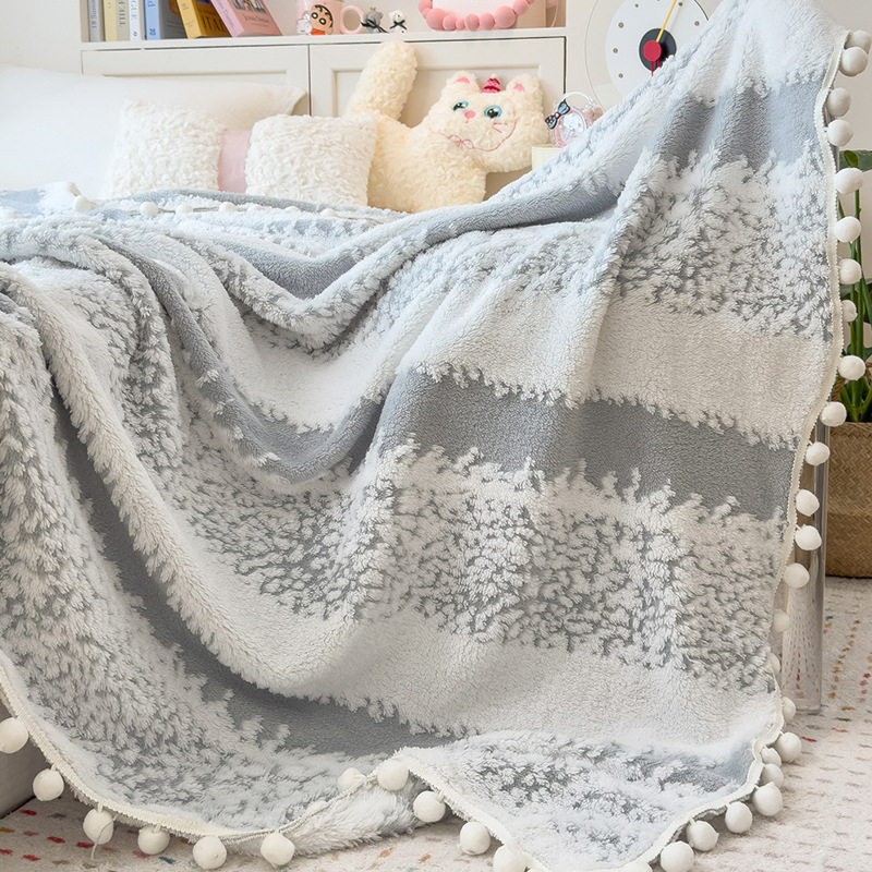 Mayorista ligero lujo catiónico jacquard torre hueca alquiler de algodón calentamiento siesta manta de doble capa manta de oficina