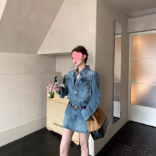 法式复古牛仔连衣裙女2025秋季新款设计感单排扣翻领长袖包臀短裙
