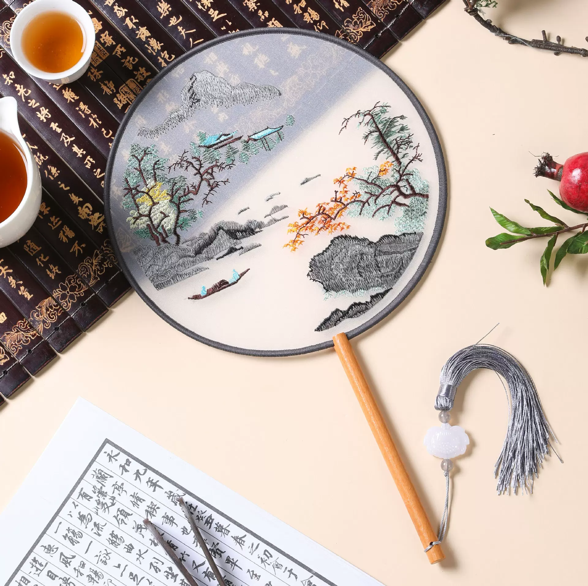 刺绣团扇双面绣古风圆扇舞蹈汉服专用工厂批发来图定制山水画团扇