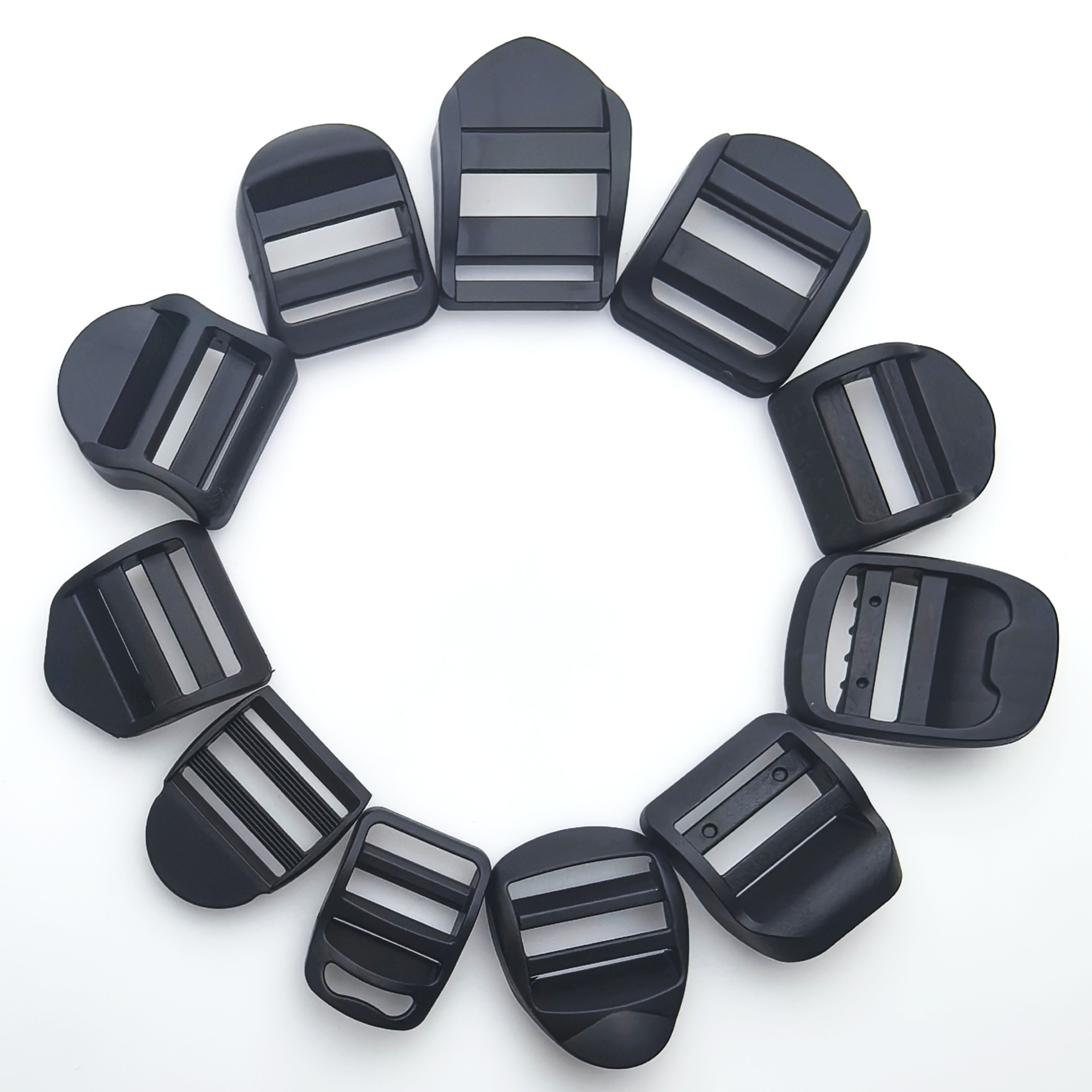 Botón de malla de plástico negro con diseño de media cúpula, bolsas, correas de hombro, accesorios de ajuste resistentes y duraderos, especificaciones completas