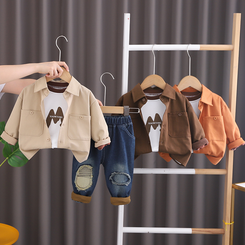 Camisas infantiles primavera y otoño 2024 nuevo bebé de otoño ropa de bolsillo de color sólido abrigo de tres piezas conjunto