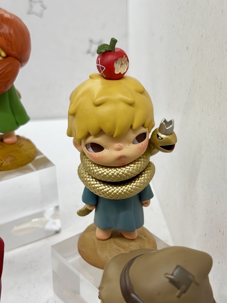 POPMART Hirono Ono Little Prince Serie de marca compartida Caja ciega de mano Decoración de juguetes de moda