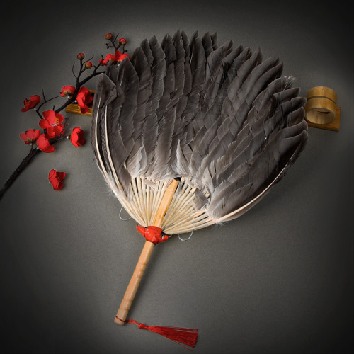 Ancient style feather fan Zhuge Liang's same style goose feather fan summer portable cattail fan handmade banana fan Chinese style