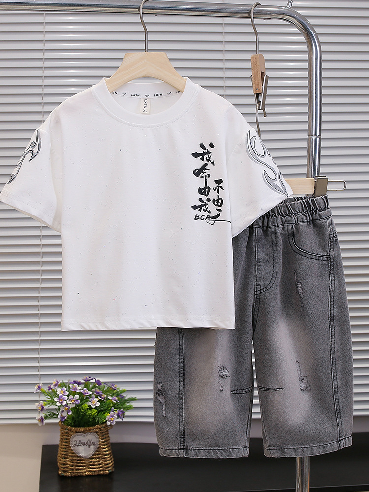 7252 Traje de manga corta para niños Camiseta de moda nacional de verano para niños Cool y guapo, estilo occidental, ropa para niños 2025 nuevo estilo delgado