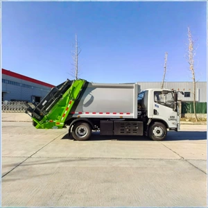 8-cubic-meter rear-loading compact garbage truck, small and flexible, suitable for urban and rural waste collection and transfer