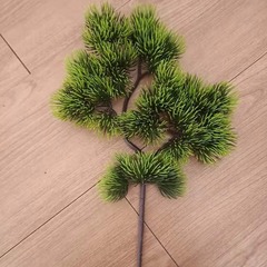 松の針をシミュレーションして客の松の美人の松を迎えます。