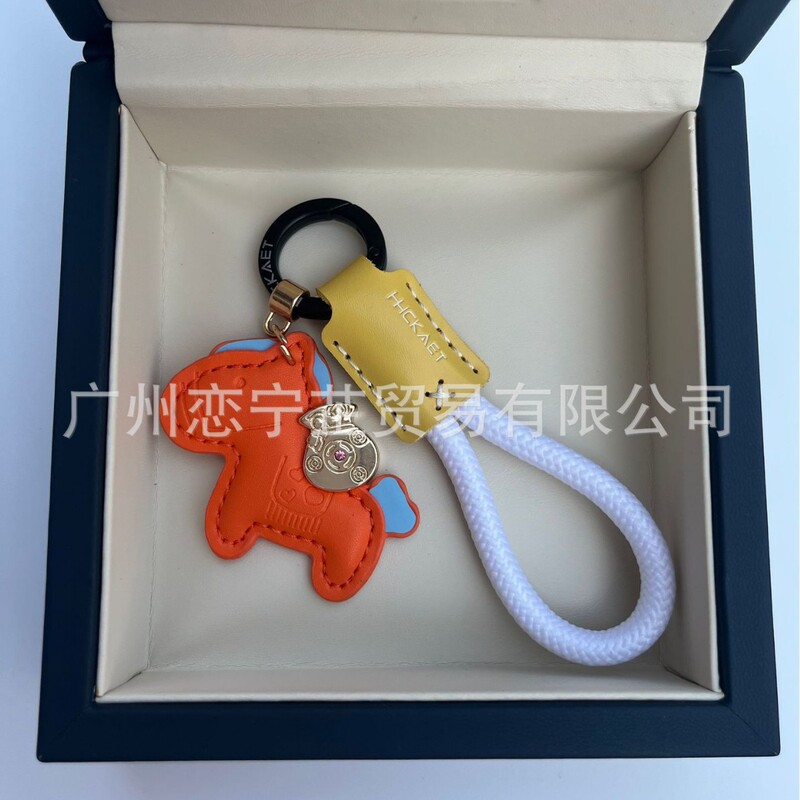 すぐにお金のある牛革のアイデアが精巧でシンプルなカップルのプレゼントが可愛いです。|undefined