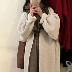 フランスのレトロな長いセーターのコートの女性の秋冬の怠惰な風の柔らかいモチモチのデザイン感の純色のニットのカーディガンの女性