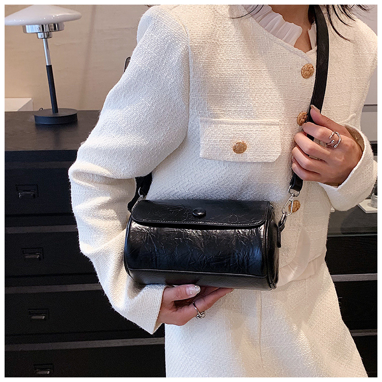 Net Red Ladies Small Bag Exquisite Cylinder Bag 2023 New Fashion Niche High-level simple contrast color messenger bag_voghion.com