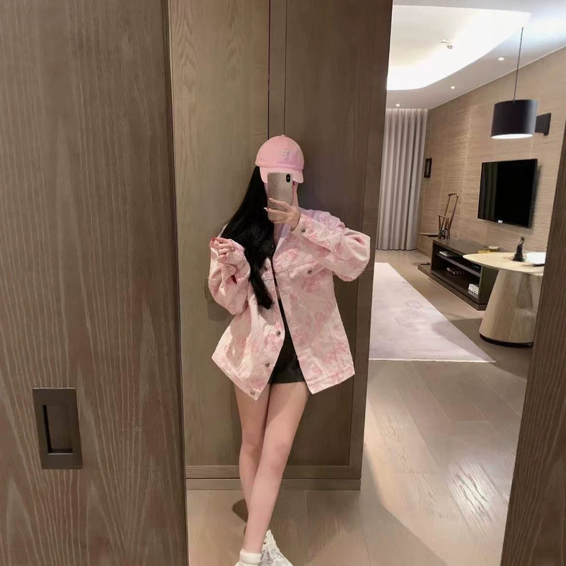 Cross-pattern jacquard distressed denim jacket for women, new spring/autumn style, loose fit, slimming design, pink trendy jacket Cross-pattern jacquard distressed denim jacket for women, new spring/autumn style, loose fit, slimming design, pink trendy jacket
