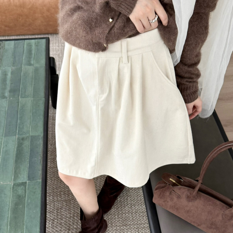 26 Autumn new collection: high-waisted, elastic-waist, solid-color, pleated corduroy skirt with pockets, casual and versatile A-line skirt for women