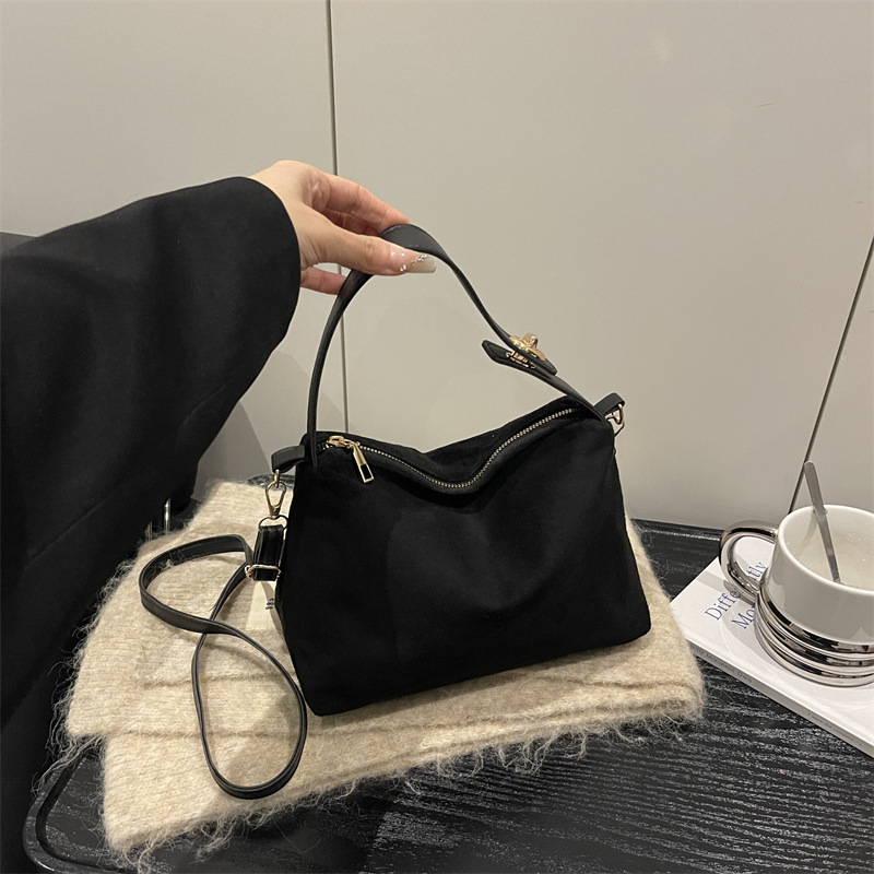 Autumn and Winter Large-Capacity High-End Work and Commuting Crossbody Bag for Women 2025 New Coffee Color Leather Velvet Satchel Pillow Bag