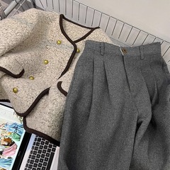 チャオ級おすすめ! 濃い灰色のワイドパンツの女性は秋冬に高腰のゆったりした毛を厚くします。