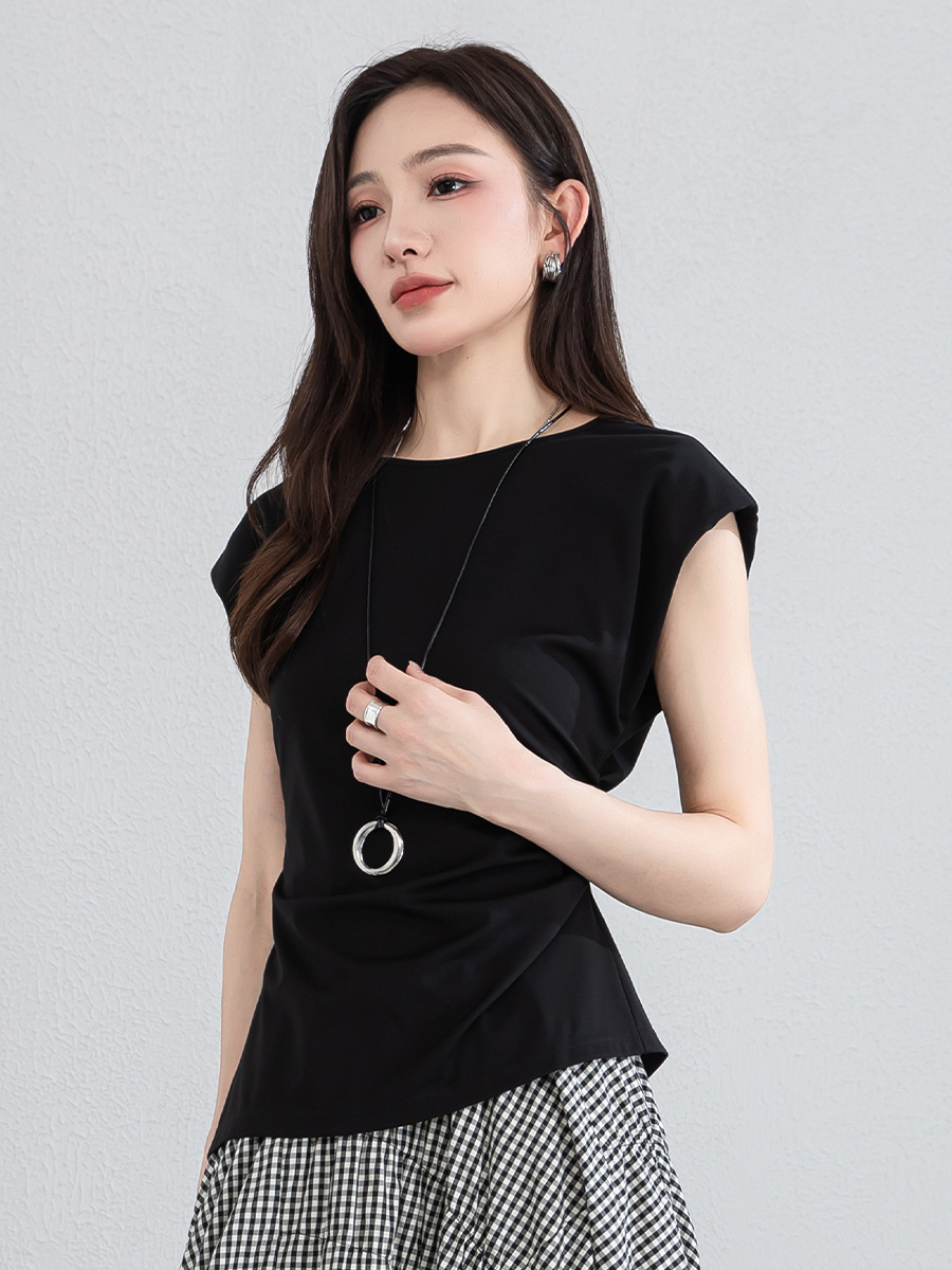 Áo thun nữ không tay cổ tròn chất liệu tơ tằm dệt kim thiết kế xếp li bên hông tạo hiệu ứng thon gọn — màu đen