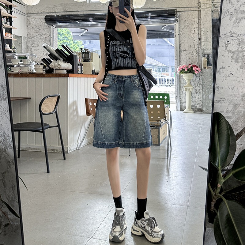 Vintage-Style Distressed Denim Shorts for Women, Summer 2026 New High-Waisted Loose Straight A-Line Wide-Leg Mid-Length Shorts Vintage-Style Distressed Denim Shorts for Women, Summer 2026 New High-Waisted Loose Straight A-Line Wide-Leg Mid-Length Shorts
