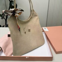 �͹ŷ�ëƤmiu�¿�Ҹ��tote����2025�ﶬ�μ翊�Ҵ���������Ů��