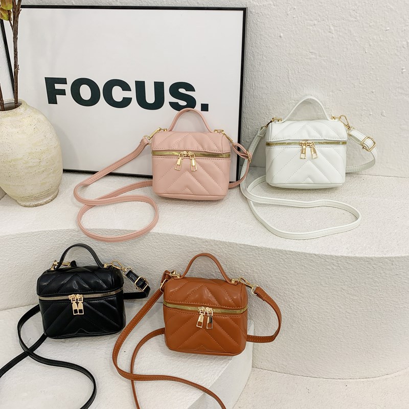 Coreana simple color sólido princesa bolsa de hombro mini bolsa de caja de chicas 2024 nuevo bolso de cadena de niños