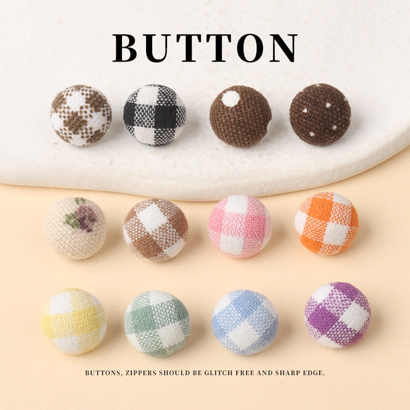 Plaid fabric buttons for college-style clothing, artistic shirts, sweaters, and fabric-covered buttons in black, white, blue, red, and coffee colors Plaid fabric buttons for college-style clothing, artistic shirts, sweaters, and fabric-covered buttons in black, white, blue, red, and coffee colors