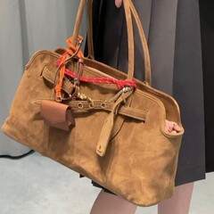 张元英公文包Aventure绒面磨砂麂皮手提包橡木色横板麂皮托特包