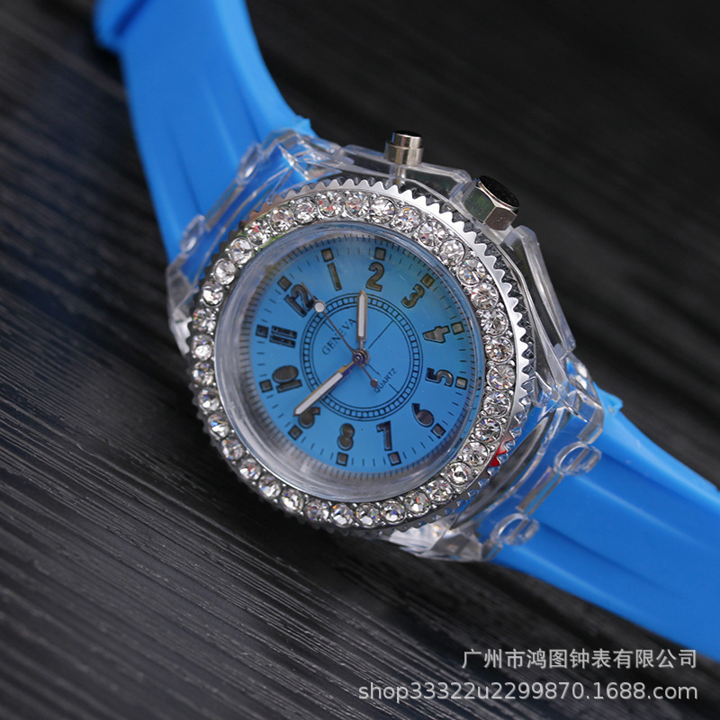 2023 Nuevo reloj luminoso LED luminoso colorido reloj de estudiante masculino y femenino reloj de cuarzo fluorescente de estudiante masculino y femenino