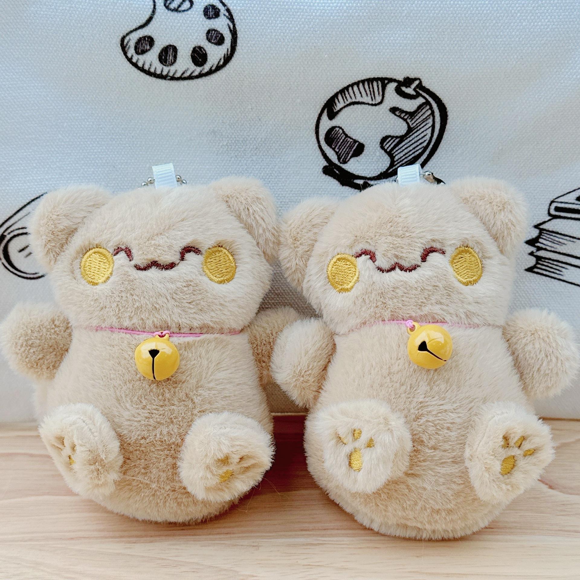 Caricatura campana gatos peluche muñeca llavero colgante lindo lindo lindo gatos bolsos colgantes muñeca máquina