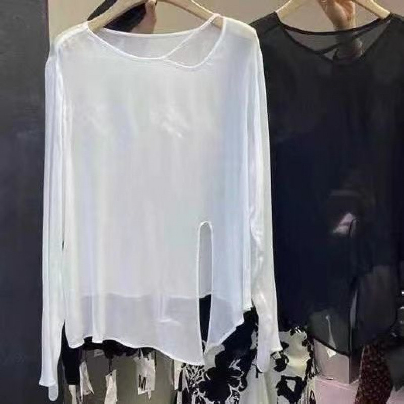 夏の黒いvネックの不規則な微透日焼け止めブラウスの大きいサイズの長袖tシャツの女性のデザイン感の小さい薄い上着|undefined