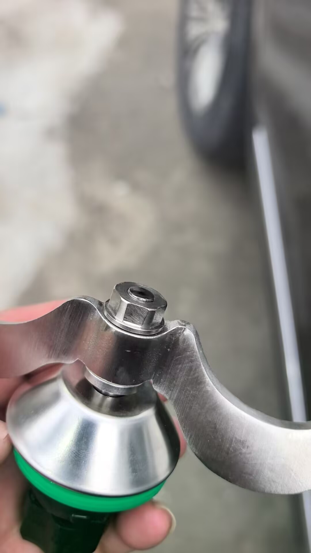 2C77FF92E26E3660BD7BA5D48041A3