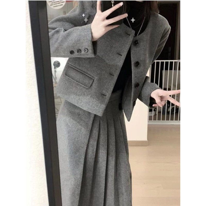 秋冬のプリントはスーツを着ています。|undefined