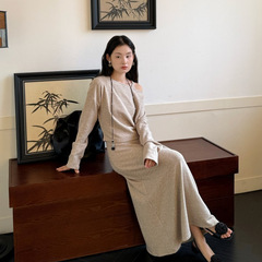 DIGM | 2025秋冬极简松弛感露肩针织衫+吊带裙连衣裙套装女A10971