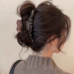 グレーヒョウ柄大型サメクリップシンプルなヘアクリップ女性のための 2025 新しいハイエンド夏後頭部ヘアクリップ帽子