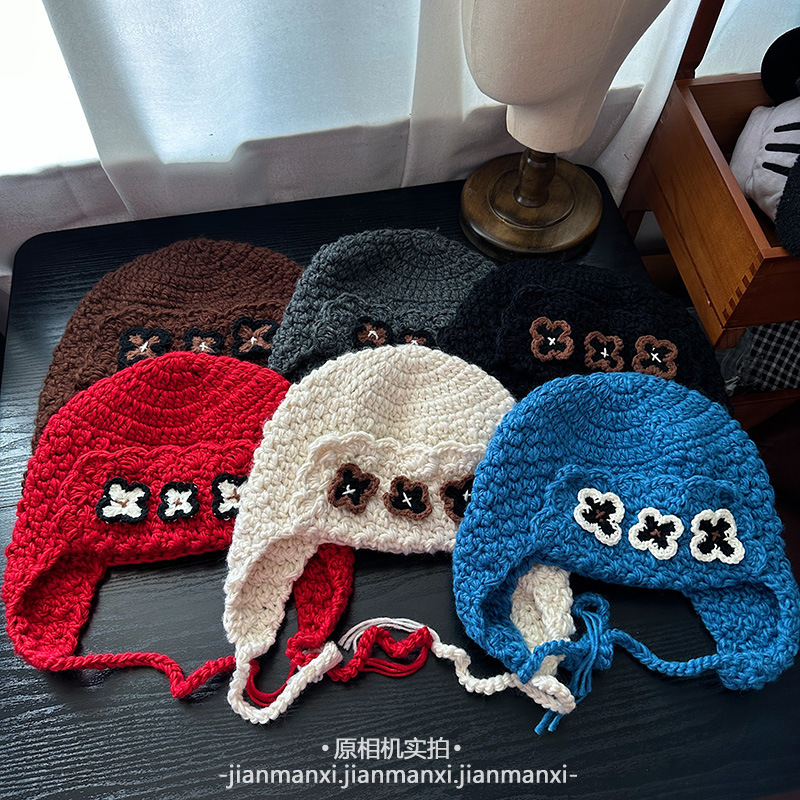 新款秋冬三朵小花手工编织毛线帽女百搭休闲针织帽护耳保暖飞行帽