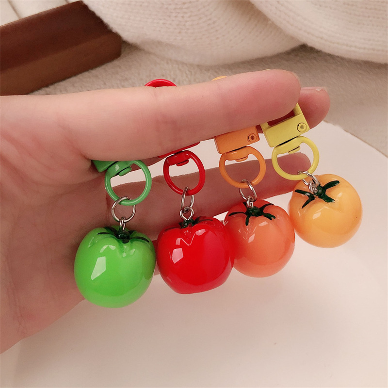 Simulación creativa personalidad fruta tomate colgante llavero de resina cadena colgante niña corazón bolso colgante accesorios