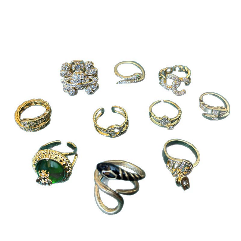 Qingdao Medieval Jewelry, Retro Glass Ring, Personalized Niche Artwork Ring, Copper Plated Russian Gold Hand Jewelry